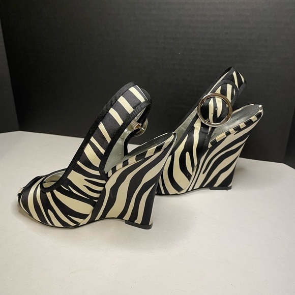 Jessica Simpson zebra print wedge heels in size 6 - Picture 2 of 5